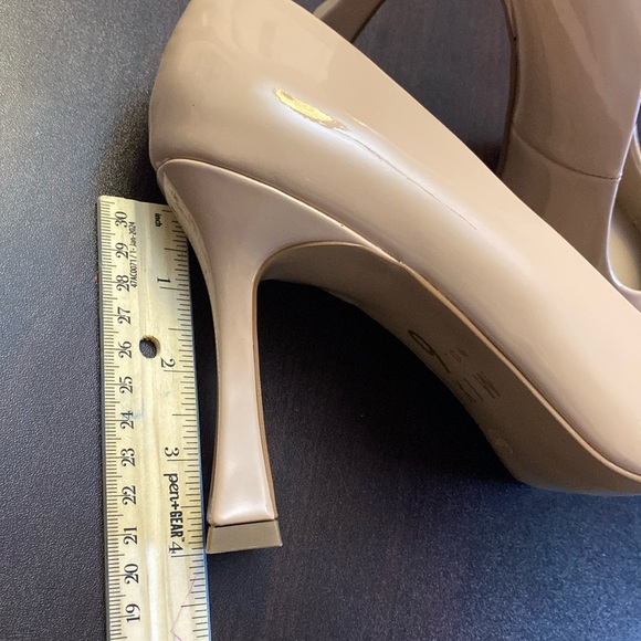 Mix No. 6 Cream /nude Heels Classic Pointed-Toe Pumps - Picture 14 of 16